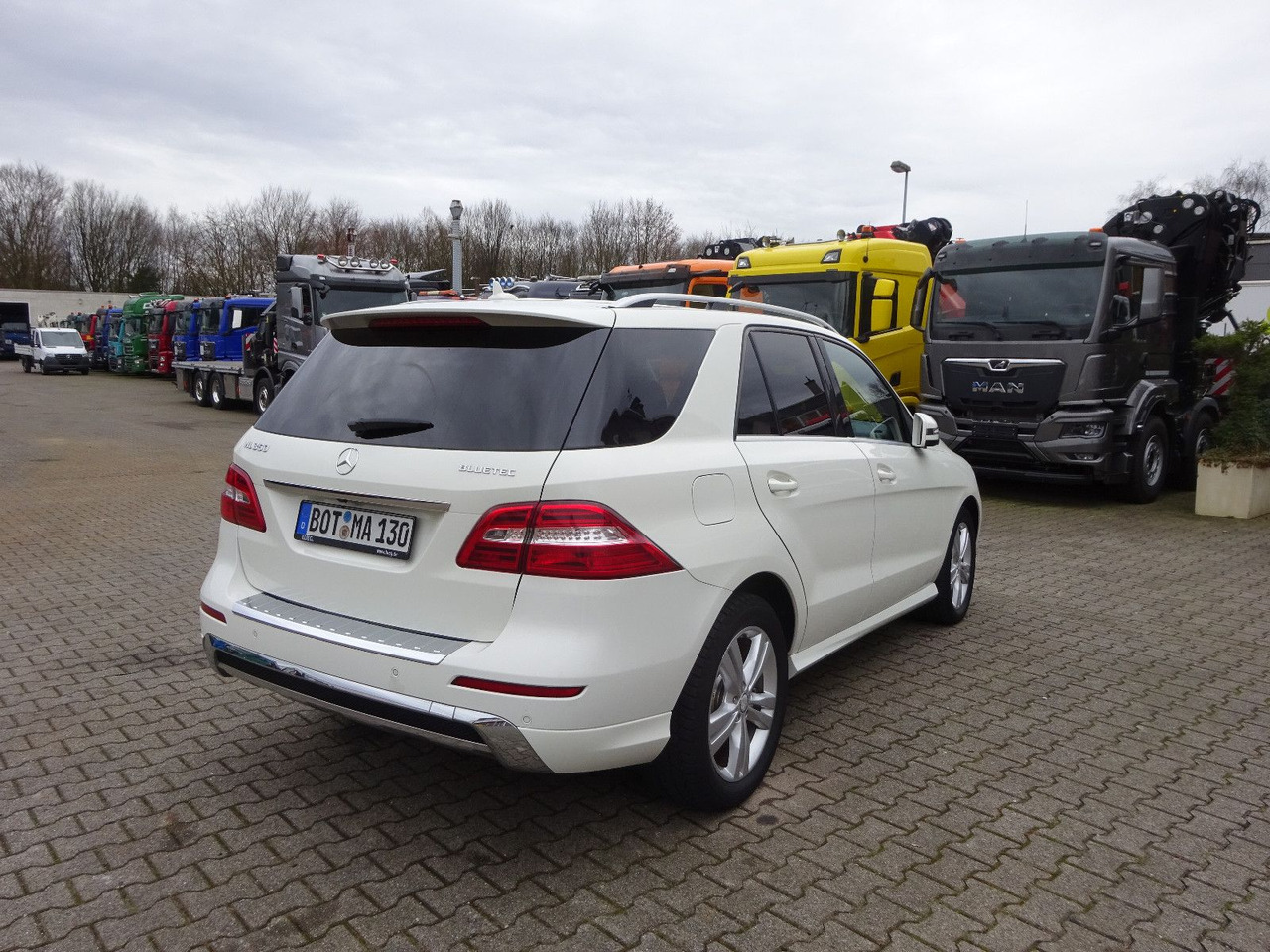 Mercedes-Benz ML 350 CDI BlueTec Mercedes-Benz ML 350 CDI BlueTec. AMG Paket - SUV : 사진 5 Mercedes-Benz ML 350 CDI BlueTec Mercedes-Benz ML 350 CDI BlueTec. AMG Paket - SUV : 사진 5