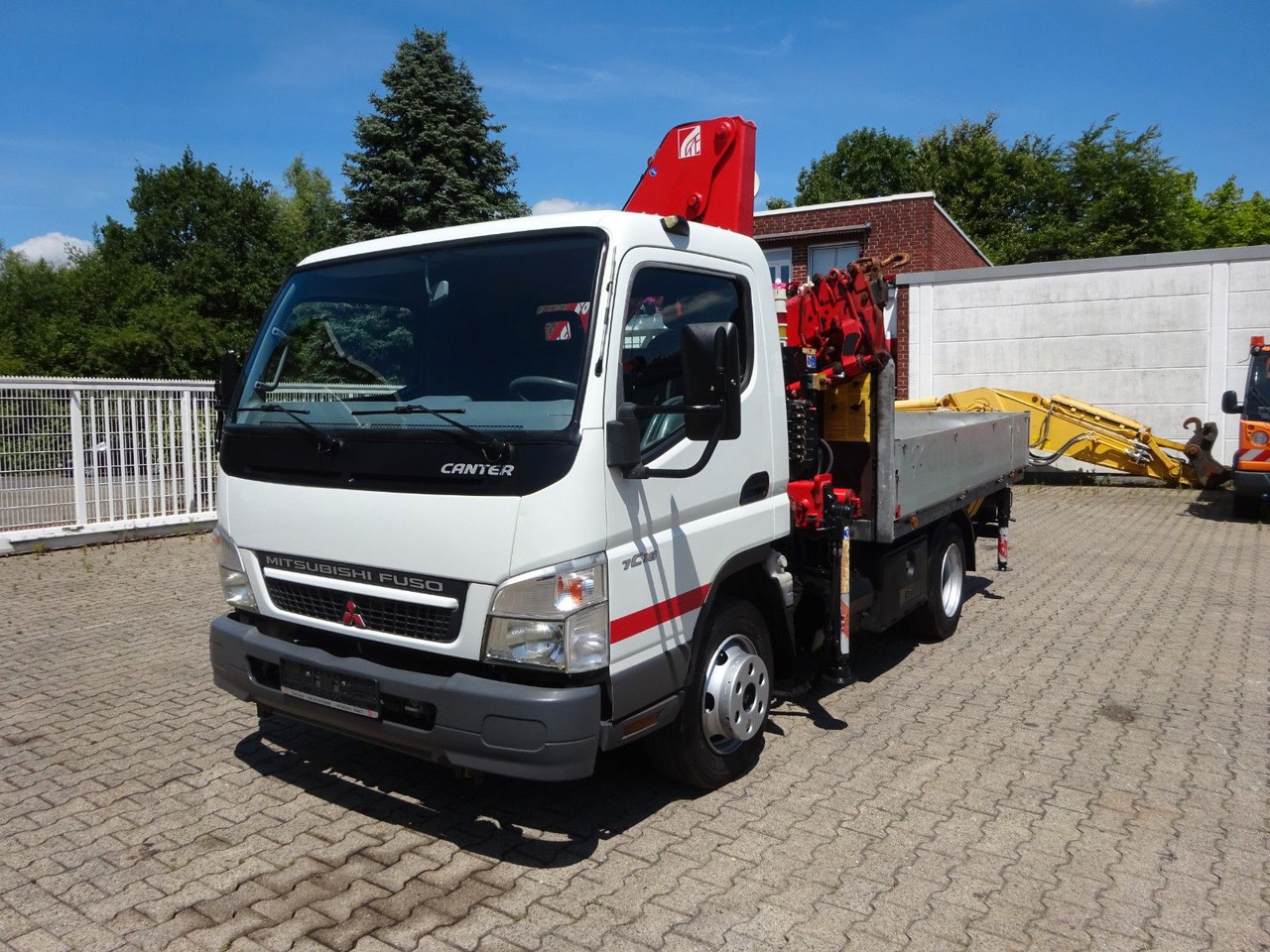 Mitsubishi Fuso Canter 7C18 + Ferrari F571 Kran - 플랫베드 밴 : 사진 5 Mitsubishi Fuso Canter 7C18 + Ferrari F571 Kran - 플랫베드 밴 : 사진 5