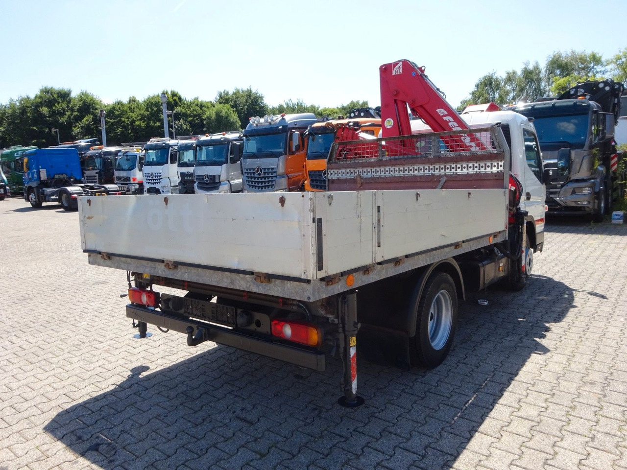 플랫베드 밴 Mitsubishi Fuso Canter 7C18 + Ferrari F571 Kran : 사진 11