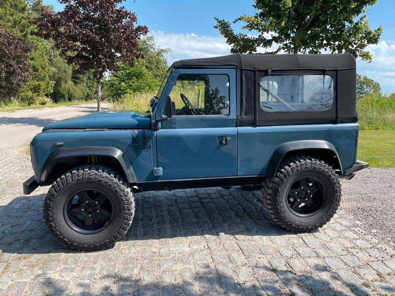 Land Rover LR Defender 90 Soft Top V8 Automatic 60000 brutt Land Rover LR Defender 90 SoftTop V8 Automatic - 픽업트럭 : 사진 2 Land Rover LR Defender 90 Soft Top V8 Automatic 60000 brutt Land Rover LR Defender 90 SoftTop V8 Automatic - 픽업트럭 : 사진 2