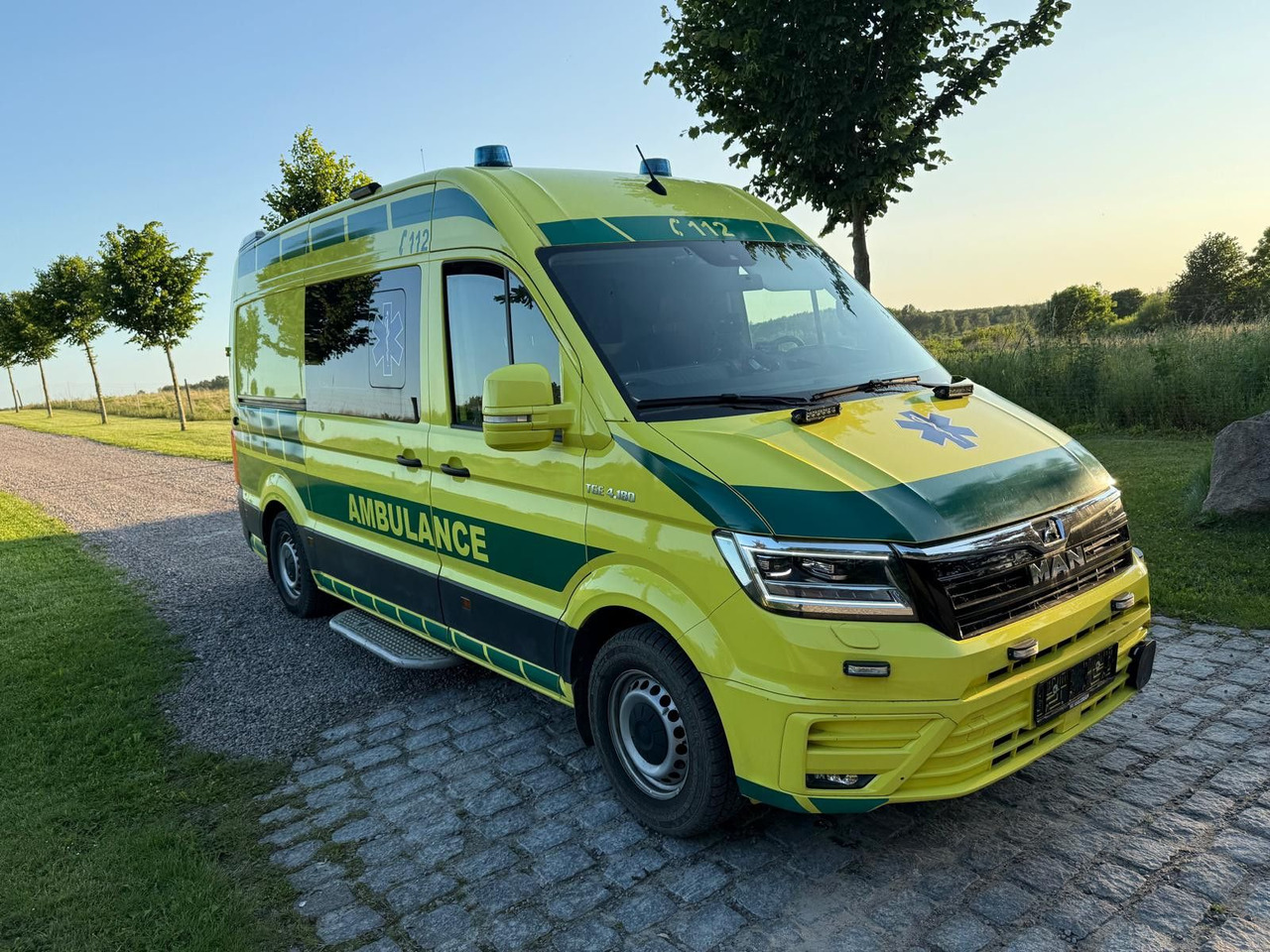 MAN TGE 4.180 Ambulance * 29 800 € netto *RESERVED - 구급차 : 사진 1 MAN TGE 4.180 Ambulance * 29 800 € netto *RESERVED - 구급차 : 사진 1