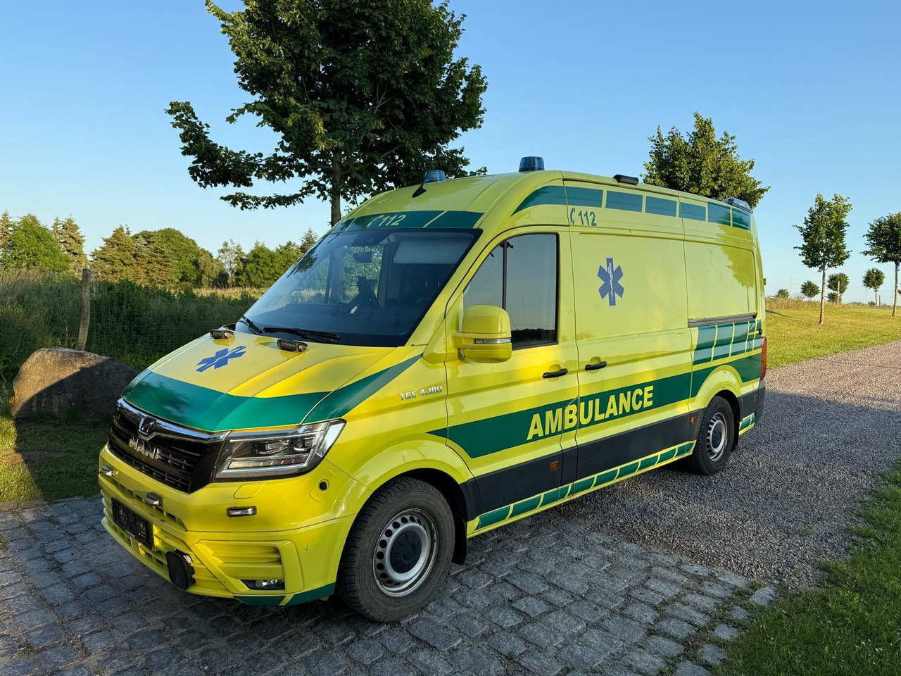 MAN TGE 4.180 Ambulance * 29 800 € netto *RESERVED - 구급차 : 사진 2 MAN TGE 4.180 Ambulance * 29 800 € netto *RESERVED - 구급차 : 사진 2