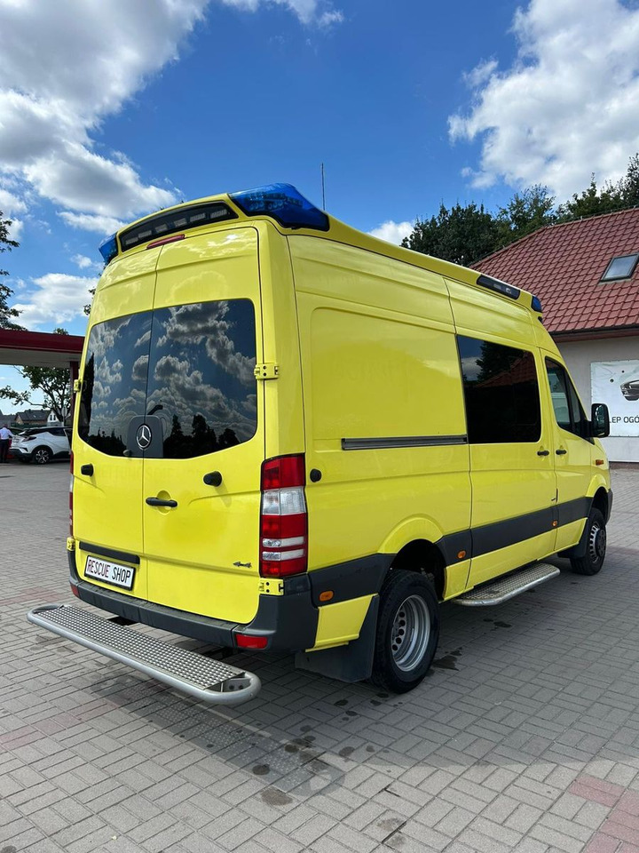 Mercedes-Benz Sprinter 519 CDI 4X4 **Ambulace** - 승합차 : 사진 4 Mercedes-Benz Sprinter 519 CDI 4X4 **Ambulace** - 승합차 : 사진 4