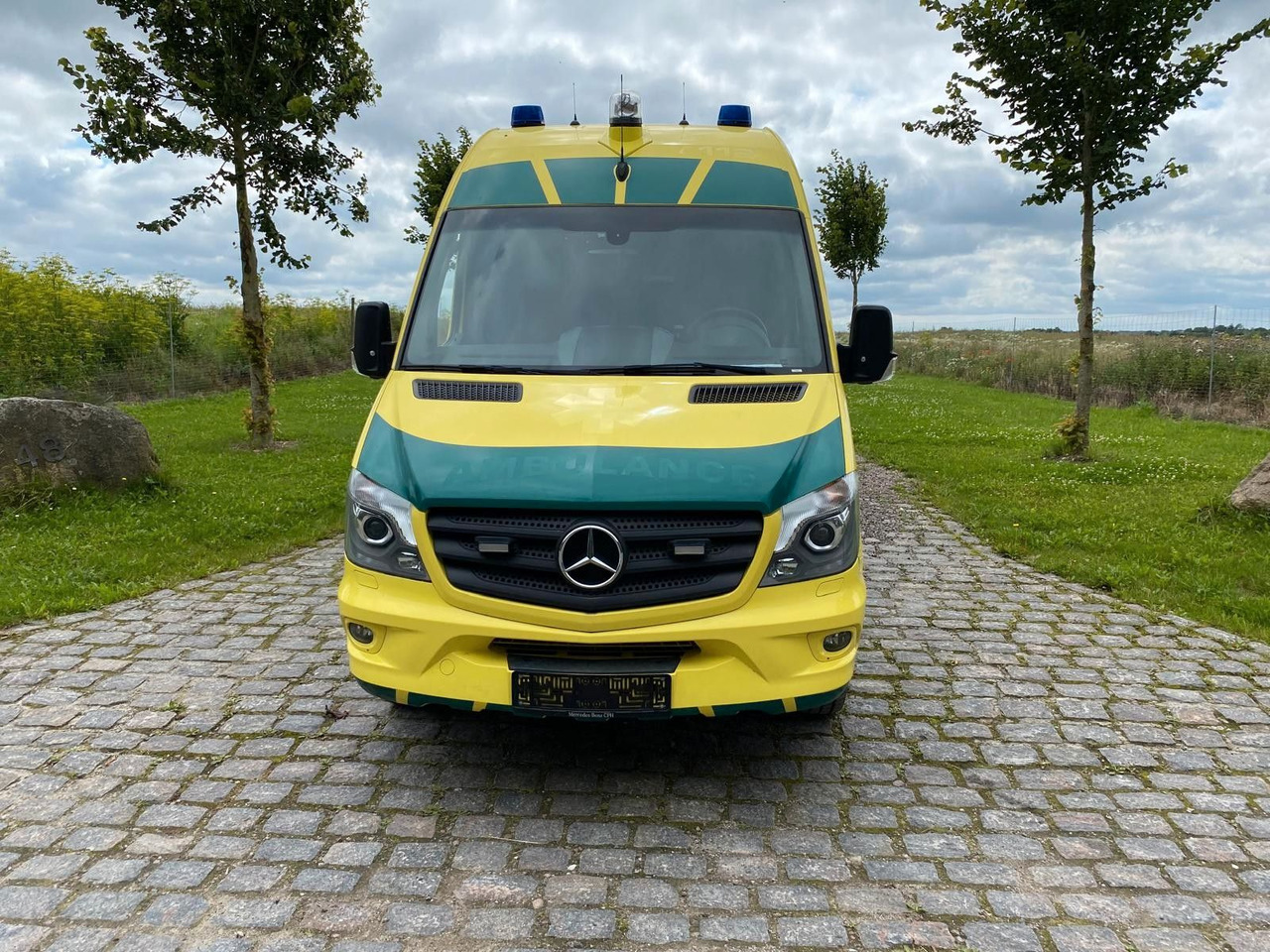 Mercedes-Benz Sprinter 519 CDI MAXI +Lift *20 000€ netto - 구급차 : 사진 2 Mercedes-Benz Sprinter 519 CDI MAXI +Lift *20 000€ netto - 구급차 : 사진 2