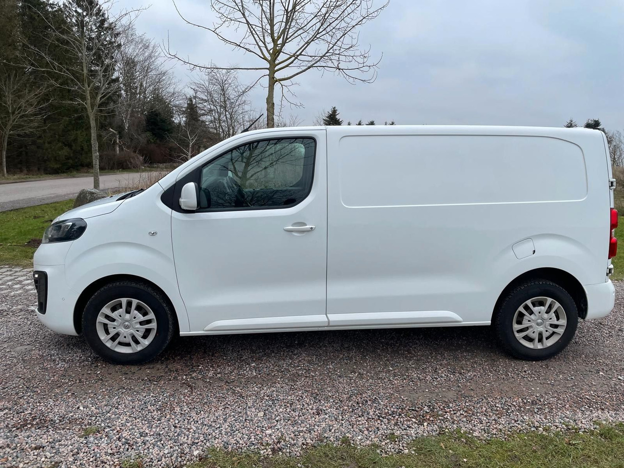 Opel Vivaro Kasten Edition M L2 2.0 Opel Vivaro 2.0 CDTI Edition M L2 *9400€ netto - 소형 밴 : 사진 3 Opel Vivaro Kasten Edition M L2 2.0 Opel Vivaro 2.0 CDTI Edition M L2 *9400€ netto - 소형 밴 : 사진 3