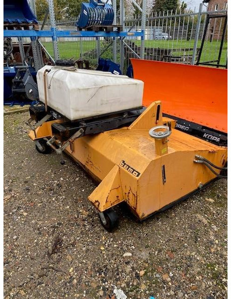 Bema 40 Classic 2050 Kehrbesen 2.200 EUR - 부착물 건설기계 용 : 사진 1 Bema 40 Classic 2050 Kehrbesen 2.200 EUR - 부착물 건설기계 용 : 사진 1