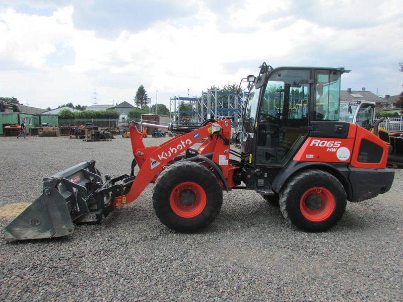 Kubota R 065 Radlader 31.000 EUR - 휠 로더 : 사진 1 Kubota R 065 Radlader 31.000 EUR - 휠 로더 : 사진 1