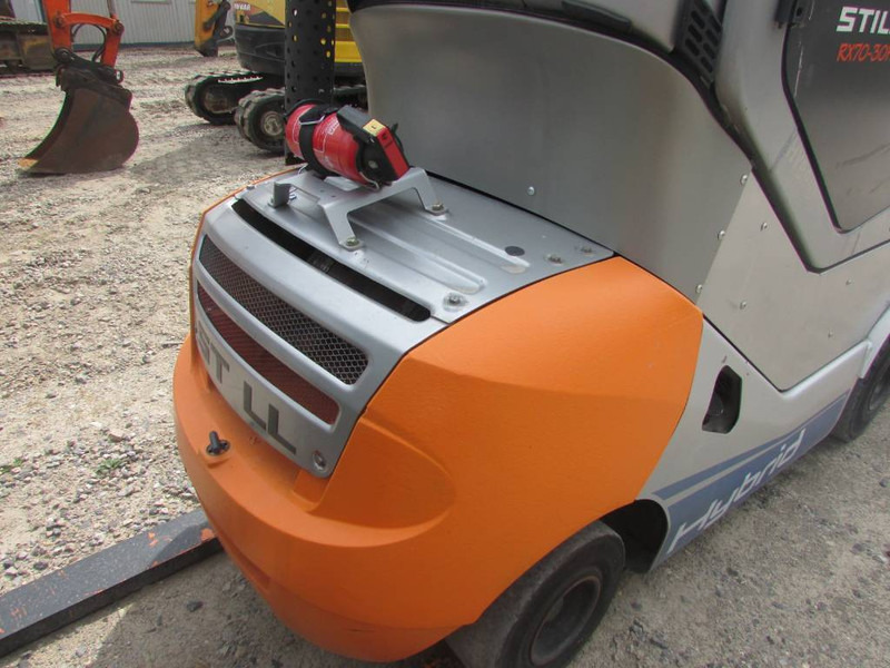 Still RX 70-30 H Hybrid / Diesel Stapler 9.500 EUR - 디젤 지게차 : 사진 5 Still RX 70-30 H Hybrid / Diesel Stapler 9.500 EUR - 디젤 지게차 : 사진 5