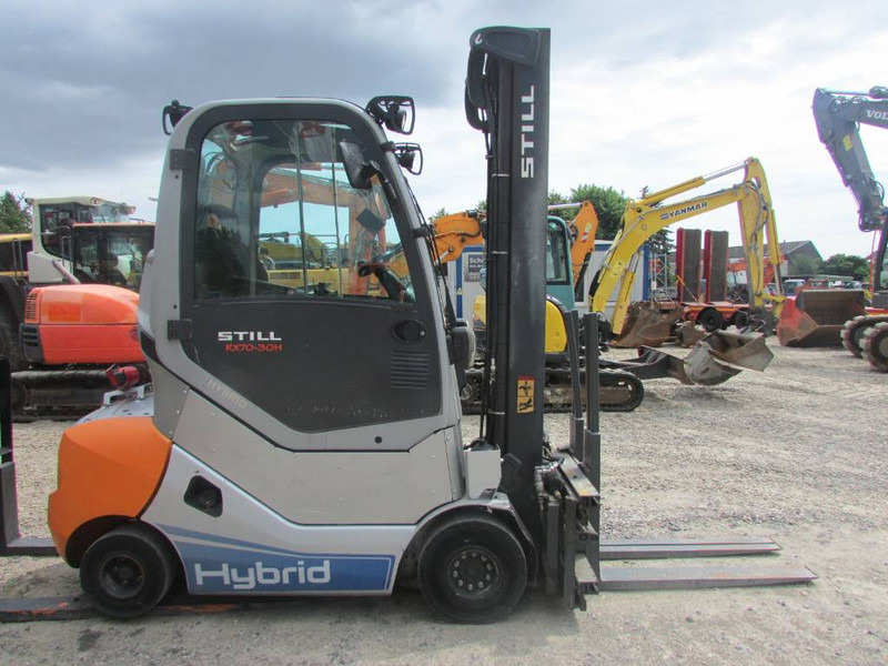 Still RX 70-30 H Hybrid / Diesel Stapler 9.500 EUR - 디젤 지게차 : 사진 4 Still RX 70-30 H Hybrid / Diesel Stapler 9.500 EUR - 디젤 지게차 : 사진 4