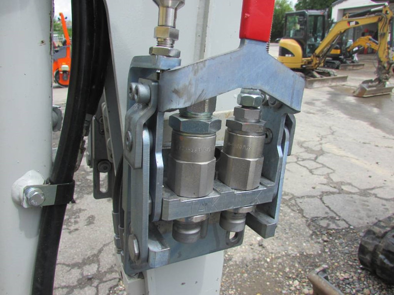 Takeuchi TB 216 V4 Minibagger 28.000 EUR - 미니 굴삭기 : 사진 3 Takeuchi TB 216 V4 Minibagger 28.000 EUR - 미니 굴삭기 : 사진 3