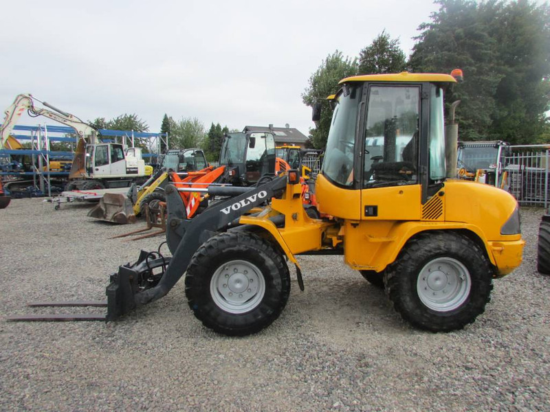 Volvo L 35 B-Z Radlader 16.000 EUR - 휠 로더 : 사진 1 Volvo L 35 B-Z Radlader 16.000 EUR - 휠 로더 : 사진 1