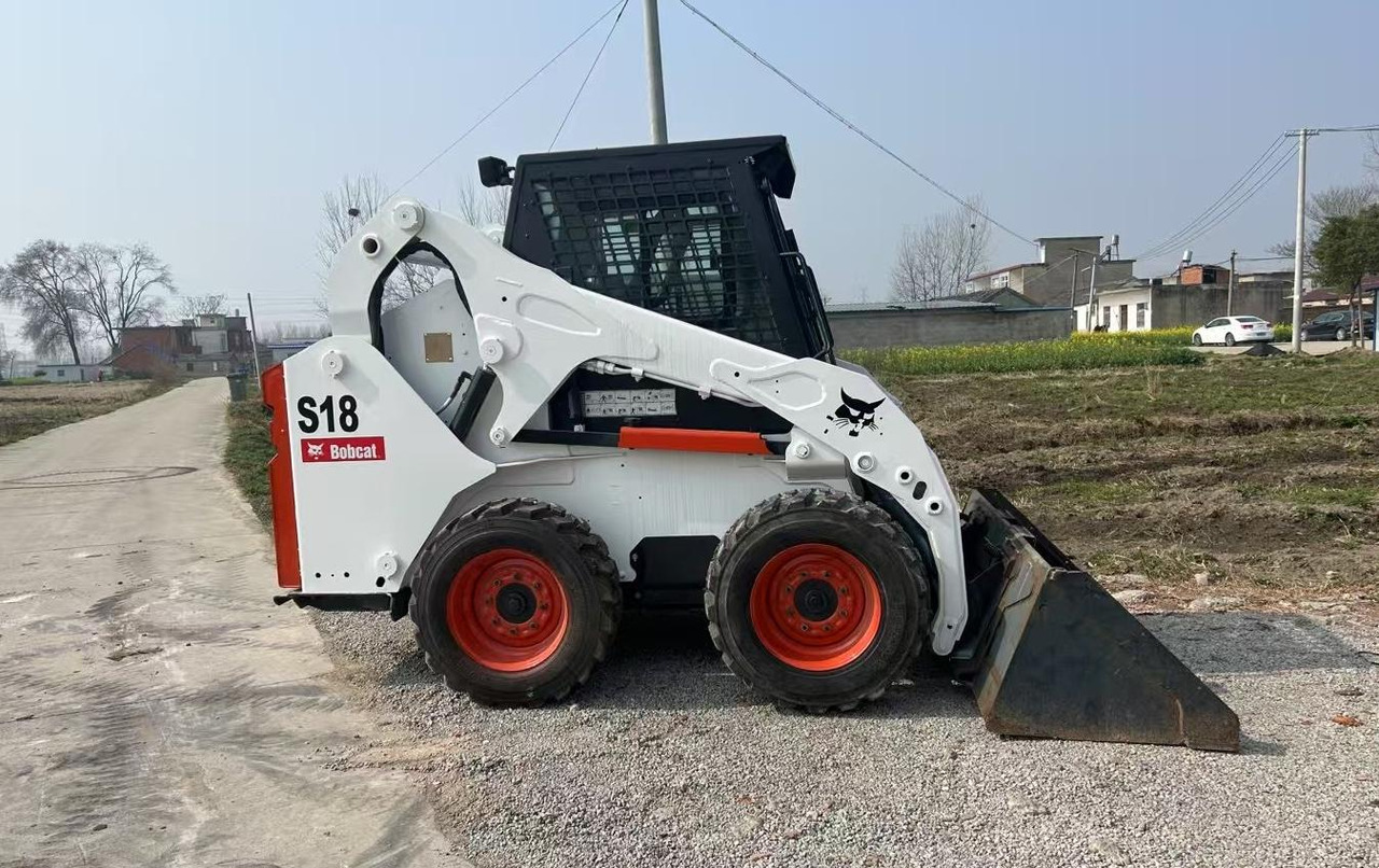 BOBCAT S18 - 스키드 스티어 로더 : 사진 1 BOBCAT S18 - 스키드 스티어 로더 : 사진 1