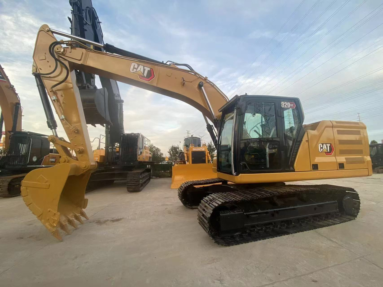 CATERPILLAR 320GC - 크롤러 굴삭기 : 사진 1 CATERPILLAR 320GC - 크롤러 굴삭기 : 사진 1