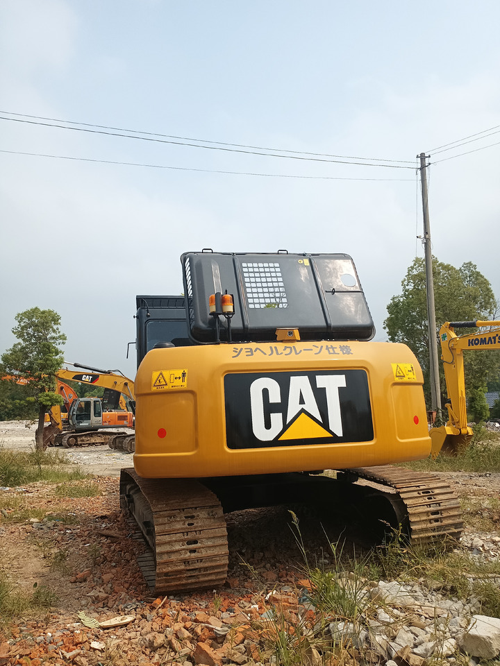CATERPILLAR 323D2L - 크롤러 굴삭기 : 사진 4 CATERPILLAR 323D2L - 크롤러 굴삭기 : 사진 4