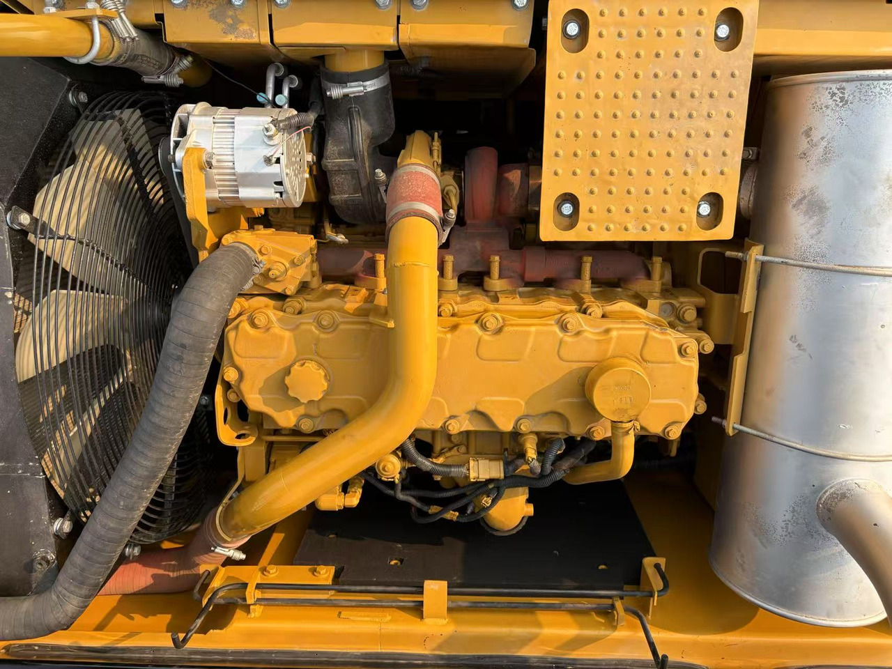 CATERPILLAR 325D2 - 크롤러 굴삭기 : 사진 5 CATERPILLAR 325D2 - 크롤러 굴삭기 : 사진 5