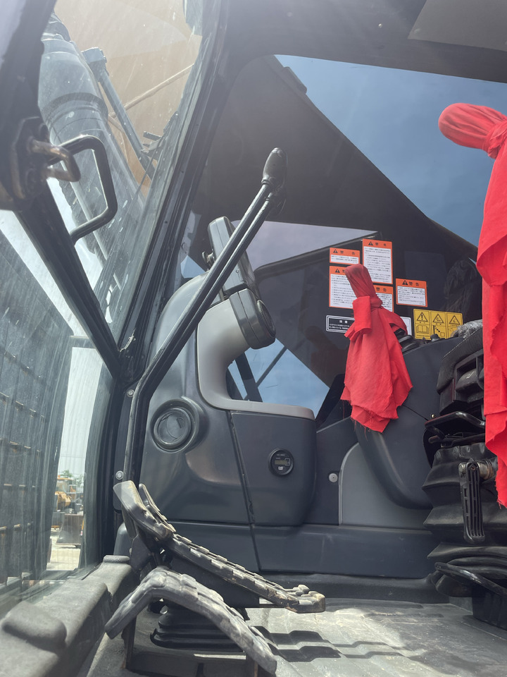 CATERPILLAR 330D2 - 크롤러 굴삭기 : 사진 4 CATERPILLAR 330D2 - 크롤러 굴삭기 : 사진 4