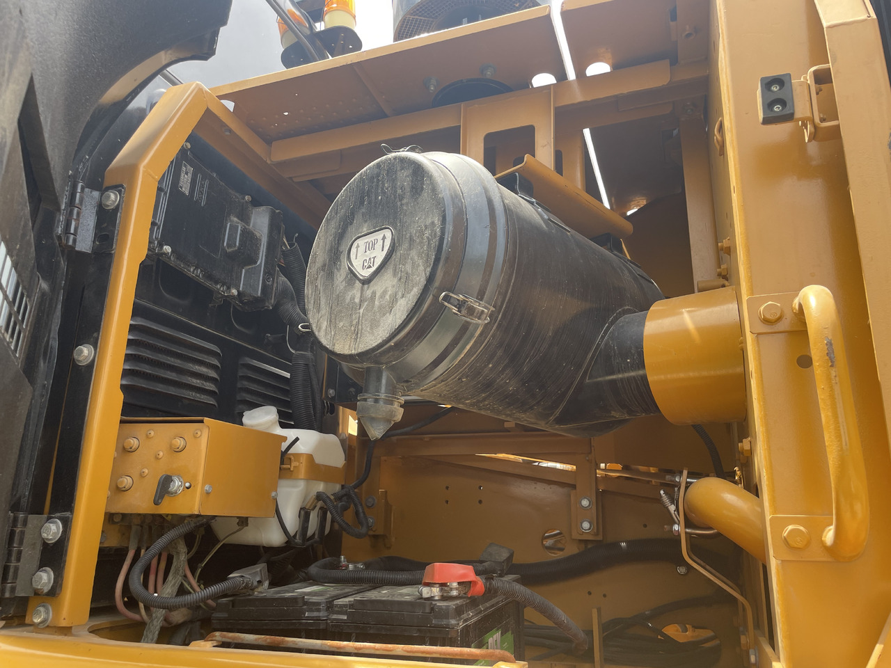 CATERPILLAR 330D2 - 크롤러 굴삭기 : 사진 5 CATERPILLAR 330D2 - 크롤러 굴삭기 : 사진 5