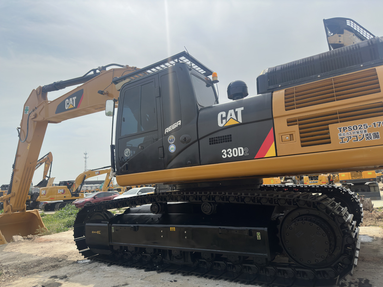 CATERPILLAR 330D2 - 크롤러 굴삭기 : 사진 1 CATERPILLAR 330D2 - 크롤러 굴삭기 : 사진 1