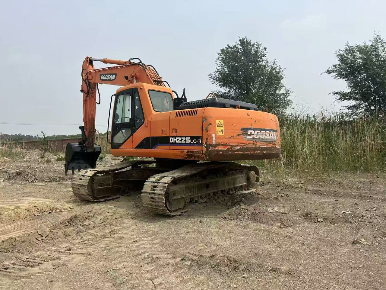 DOOSAN DH225LC-7 - 크롤러 굴삭기 : 사진 3 DOOSAN DH225LC-7 - 크롤러 굴삭기 : 사진 3