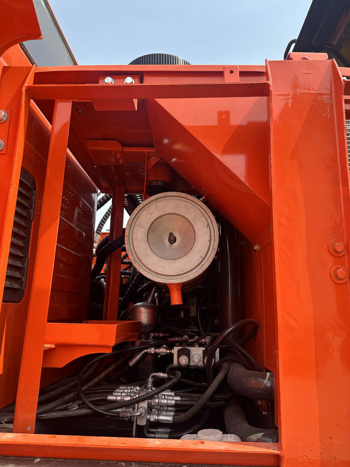 DOOSAN DX225LC-9C - 크롤러 굴삭기 : 사진 4 DOOSAN DX225LC-9C - 크롤러 굴삭기 : 사진 4