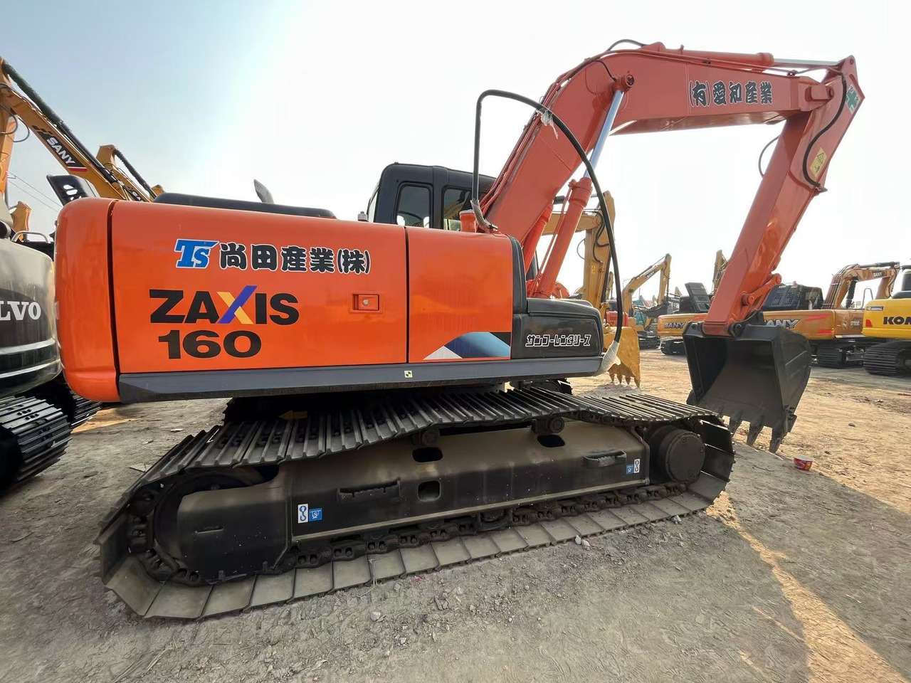 HITACHI ZX160 - 크롤러 굴삭기 : 사진 1 HITACHI ZX160 - 크롤러 굴삭기 : 사진 1