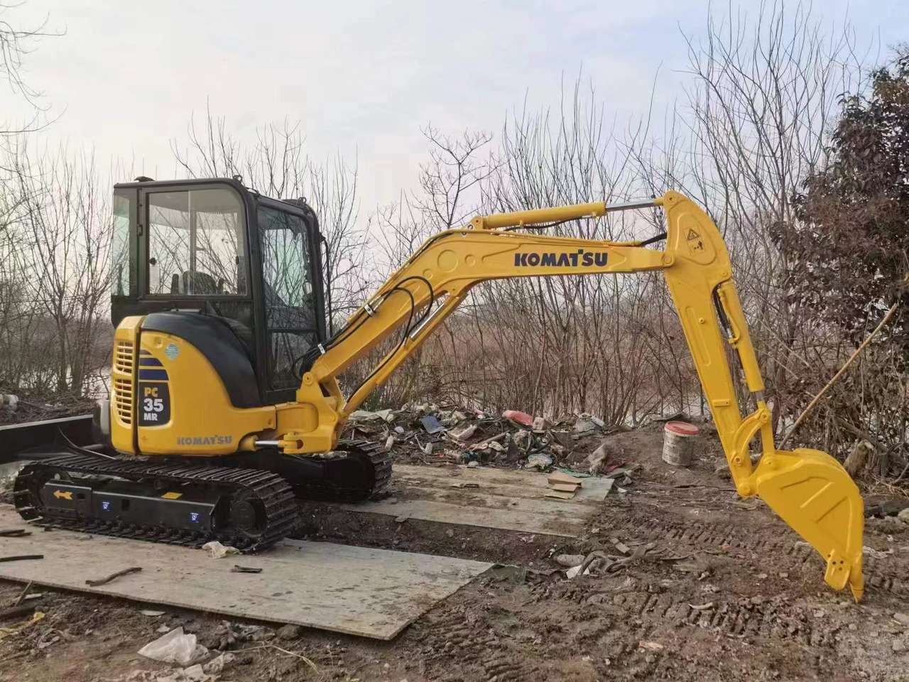 KOMATSU PC 35 MR - 미니 굴삭기 : 사진 1 KOMATSU PC 35 MR - 미니 굴삭기 : 사진 1
