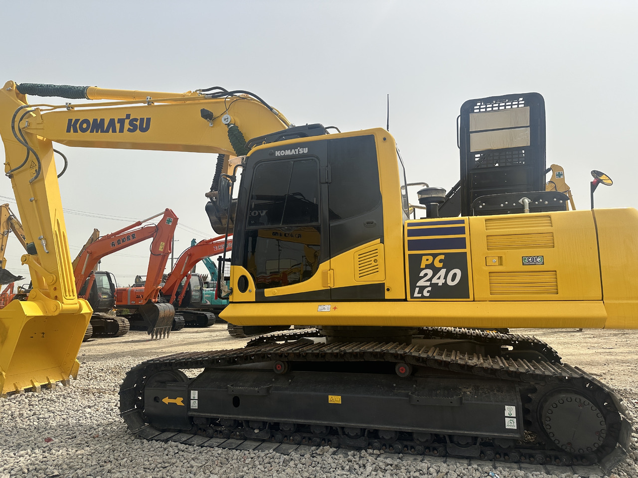 Komatsu PC 240 LC-8 - 크롤러 굴삭기 : 사진 1 Komatsu PC 240 LC-8 - 크롤러 굴삭기 : 사진 1