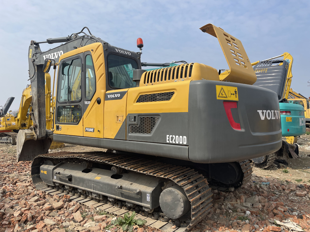 VOLVO EC200D - 크롤러 굴삭기 : 사진 1 VOLVO EC200D - 크롤러 굴삭기 : 사진 1