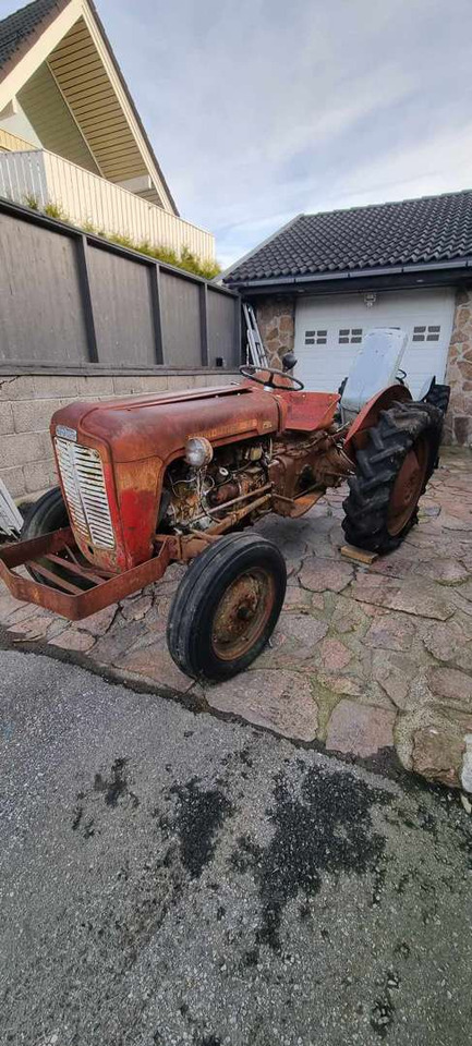 1958 Massey Ferguson MF 35 traktor (rep.-objekt) - 장궤형 트랙터 : 사진 1 1958 Massey Ferguson MF 35 traktor (rep.-objekt) - 장궤형 트랙터 : 사진 1