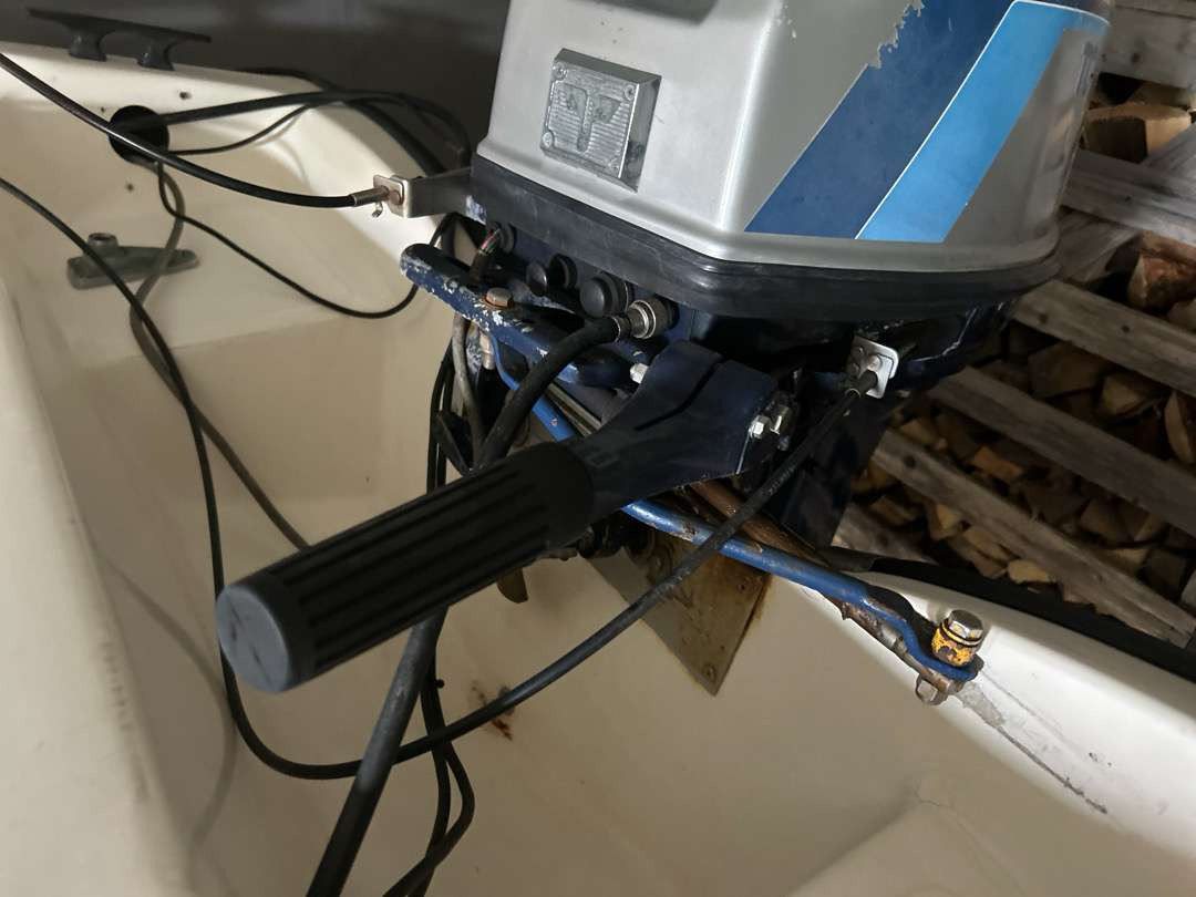 1993 Båtmotor Tohatsu 25 hk - 도구/ 장비 : 사진 2 1993 Båtmotor Tohatsu 25 hk - 도구/ 장비 : 사진 2