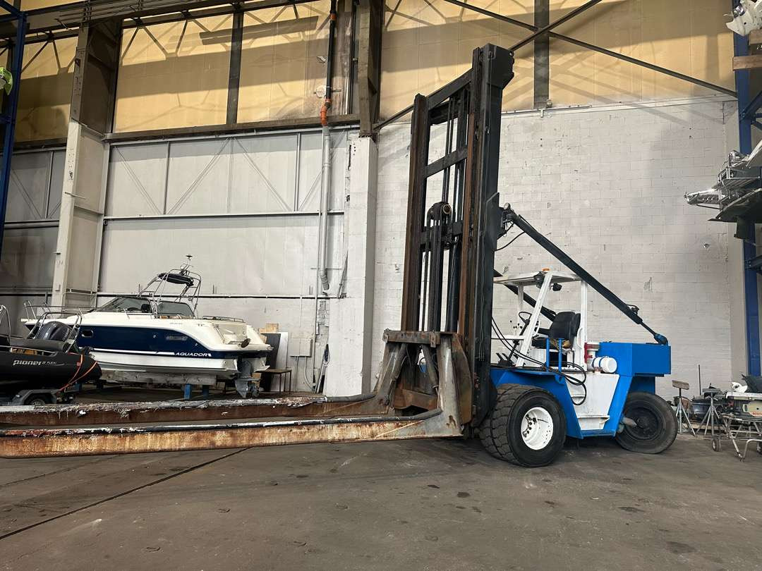 1994 Truck for løfting av båter Wiggins’s W150M2 - 항만 장비 : 사진 1 1994 Truck for løfting av båter Wiggins’s W150M2 - 항만 장비 : 사진 1