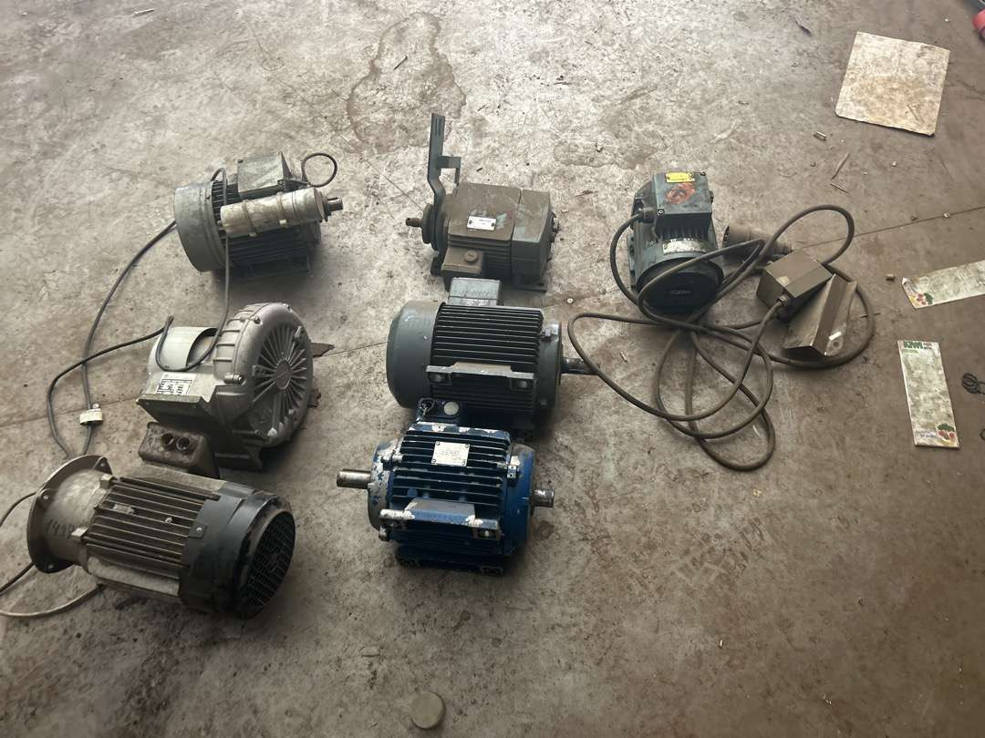 7 stk. elektromotorer (uten minstepris) - 작업장 장비 : 사진 2 7 stk. elektromotorer (uten minstepris) - 작업장 장비 : 사진 2