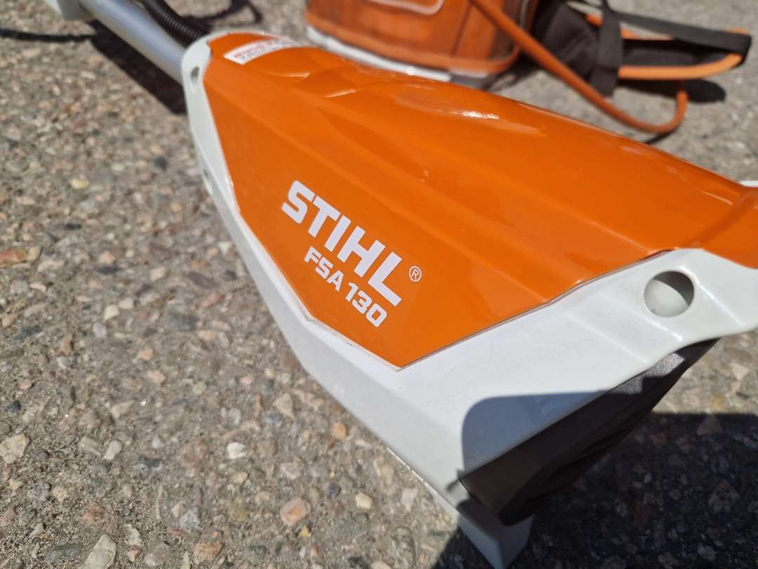 STIHL FSA 130 med AR 3000 ryggsekkbatteri – kraftig og stillegående profftrimmer - 오토바이 트레일러 : 사진 3 STIHL FSA 130 med AR 3000 ryggsekkbatteri – kraftig og stillegående profftrimmer - 오토바이 트레일러 : 사진 3