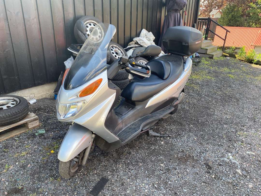 Suzuki Burgman UH 125//Lett MC - 오토바이 트레일러 : 사진 1 Suzuki Burgman UH 125//Lett MC - 오토바이 트레일러 : 사진 1