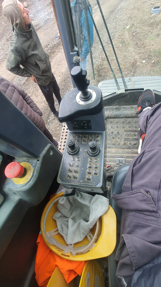 Atlas Copco D9c -11 - 드릴링 리그 : 사진 4 Atlas Copco D9c -11 - 드릴링 리그 : 사진 4