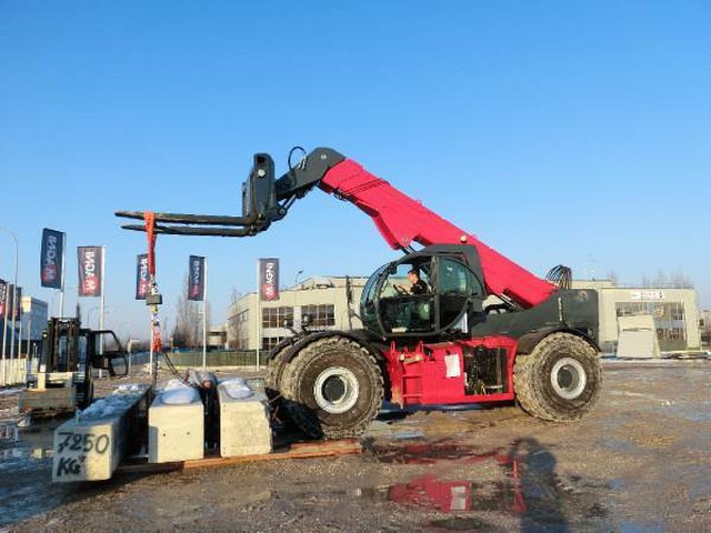 MAGNI HTH 30.12 | 2015 - 텔레스코픽 핸들러 : 사진 1 MAGNI HTH 30.12 | 2015 - 텔레스코픽 핸들러 : 사진 1