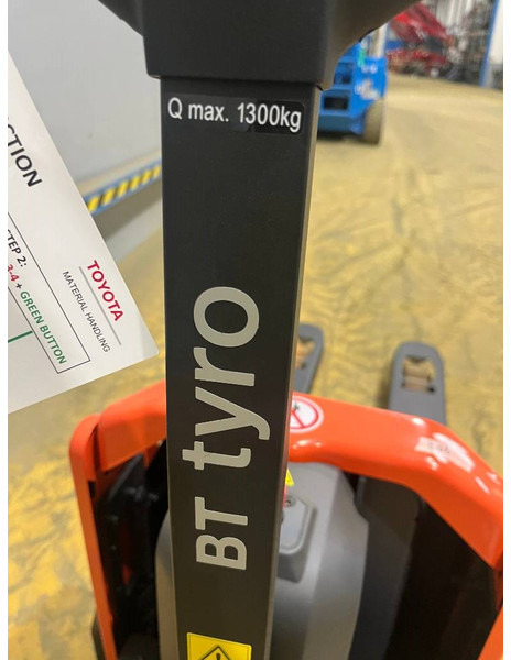 Toyota LHE 130 BT Tyro - 팔레트 트럭 : 사진 5 Toyota LHE 130 BT Tyro - 팔레트 트럭 : 사진 5