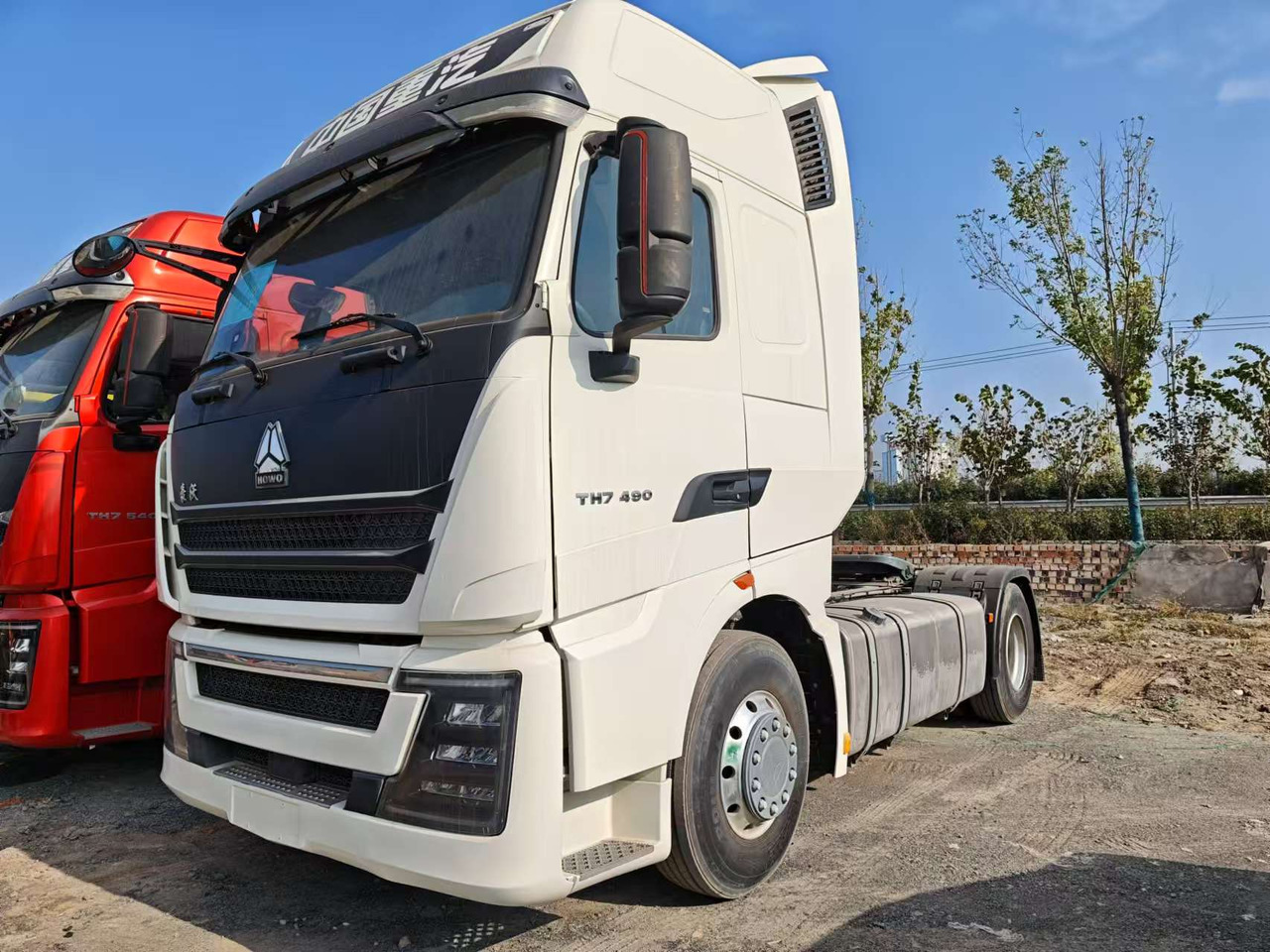 HOWO Tractor - 트랙터 유닛 : 사진 1 HOWO Tractor - 트랙터 유닛 : 사진 1