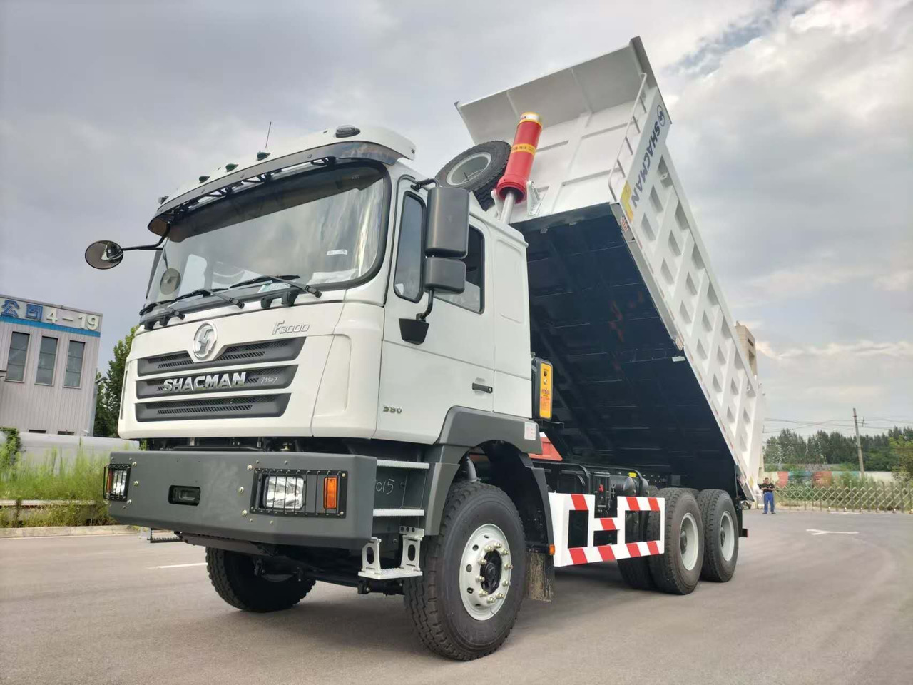 SHACMAN F3000 - 덤프트럭 : 사진 2 SHACMAN F3000 - 덤프트럭 : 사진 2
