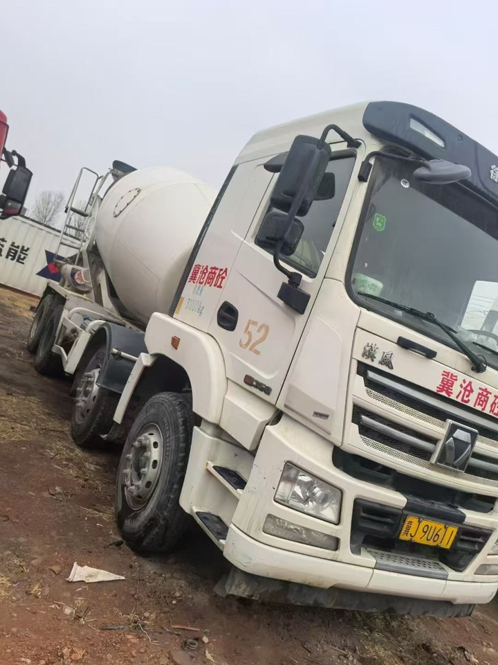 XUGONG - 콘크리트 믹서 트럭 : 사진 5 XUGONG - 콘크리트 믹서 트럭 : 사진 5