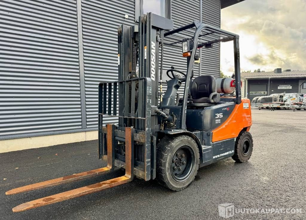 Doosan G 35 C-5, 2009, 3 870 h Kaasutrukki, Lieto - LPG 지게차 : 사진 1 Doosan G 35 C-5, 2009, 3 870 h Kaasutrukki, Lieto - LPG 지게차 : 사진 1