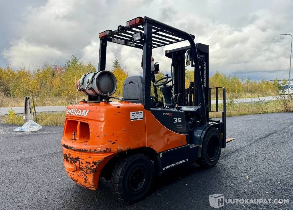 Doosan G 35 C-5, 2009, 3 870 h Kaasutrukki, Lieto - LPG 지게차 : 사진 4 Doosan G 35 C-5, 2009, 3 870 h Kaasutrukki, Lieto - LPG 지게차 : 사진 4