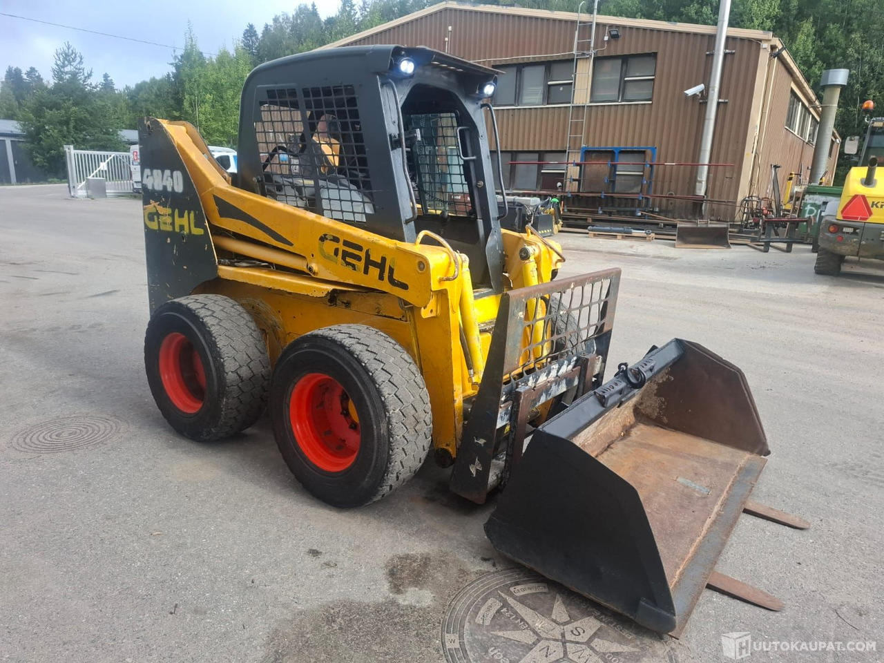 Gehl SL 4840 SX, liukuohjattava kuormaaja, 2005, sis alv 25,5%, Nurmijärvi - 건설기계 : 사진 4 Gehl SL 4840 SX, liukuohjattava kuormaaja, 2005, sis alv 25,5%, Nurmijärvi - 건설기계 : 사진 4