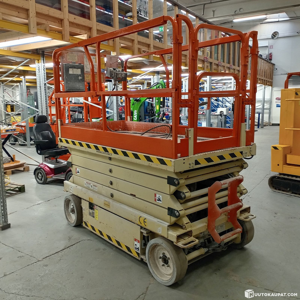 JLG 2646 E2 Akkukäyttöinen saksilavanostin, Hollola - 시저 리프트 : 사진 3 JLG 2646 E2 Akkukäyttöinen saksilavanostin, Hollola - 시저 리프트 : 사진 3