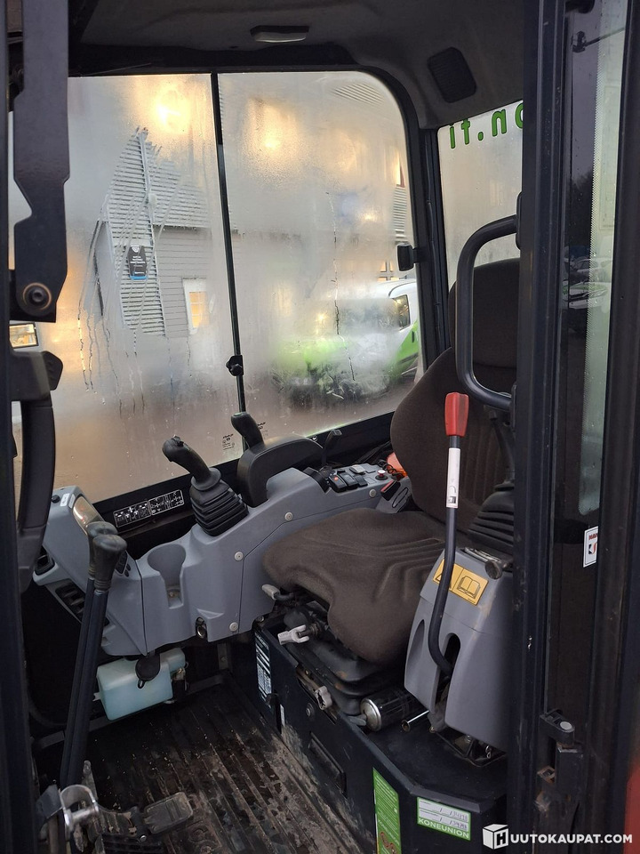 미니 굴삭기 Kubota excavator KX030-4, yr 2018, 3,582 h, Espoo : 사진 16 미니 굴삭기 Kubota excavator KX030-4, yr 2018, 3,582 h, Espoo : 사진 16