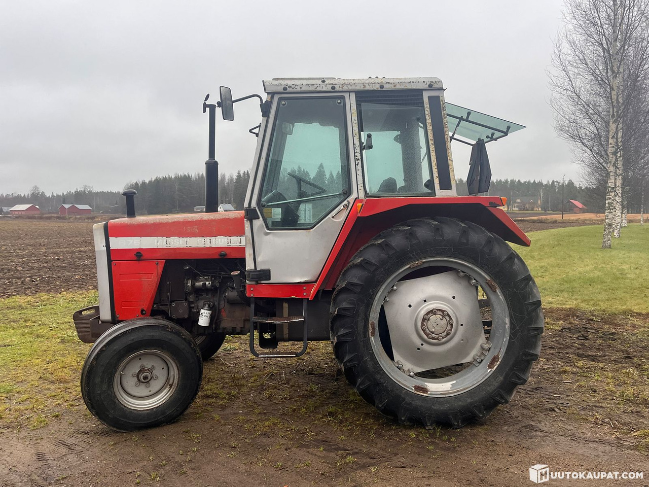 Massey Ferguson 675, tractor, 6,500 h, 1983, Hämeenlinna - 장궤형 트랙터 : 사진 4 Massey Ferguson 675, tractor, 6,500 h, 1983, Hämeenlinna - 장궤형 트랙터 : 사진 4
