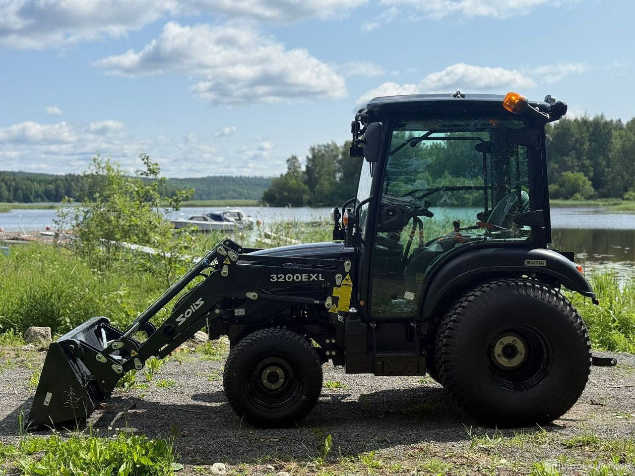 Solis 26 HST ohjaamolla ja etukuormaajalla, 2024, alvillinen, lähes ajamaton, Jyväskylä - 농업용 기계 : 사진 2 Solis 26 HST ohjaamolla ja etukuormaajalla, 2024, alvillinen, lähes ajamaton, Jyväskylä - 농업용 기계 : 사진 2