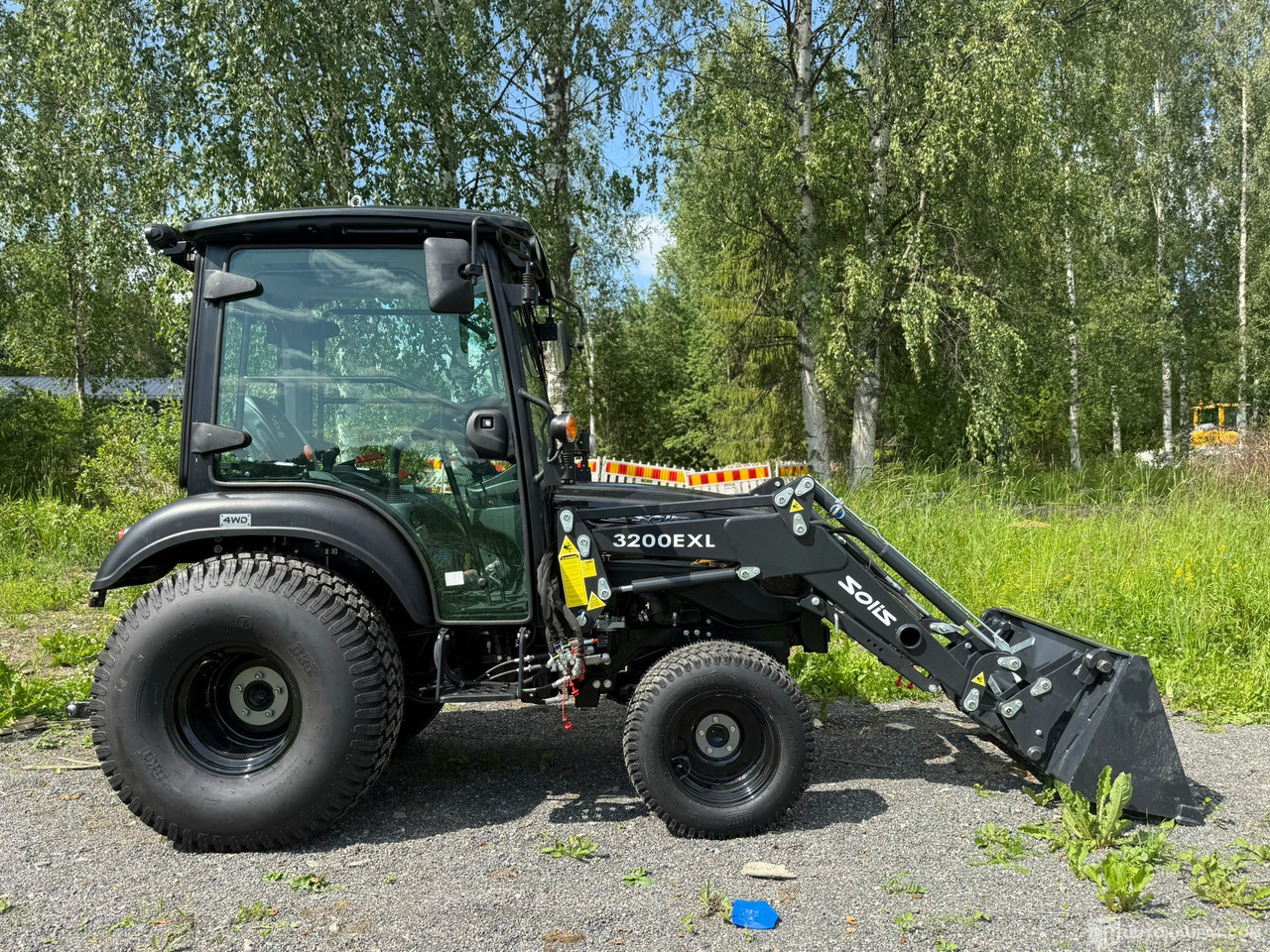 Solis 26 HST ohjaamolla ja etukuormaajalla, 2024, alvillinen, lähes ajamaton, Jyväskylä - 농업용 기계 : 사진 5 Solis 26 HST ohjaamolla ja etukuormaajalla, 2024, alvillinen, lähes ajamaton, Jyväskylä - 농업용 기계 : 사진 5