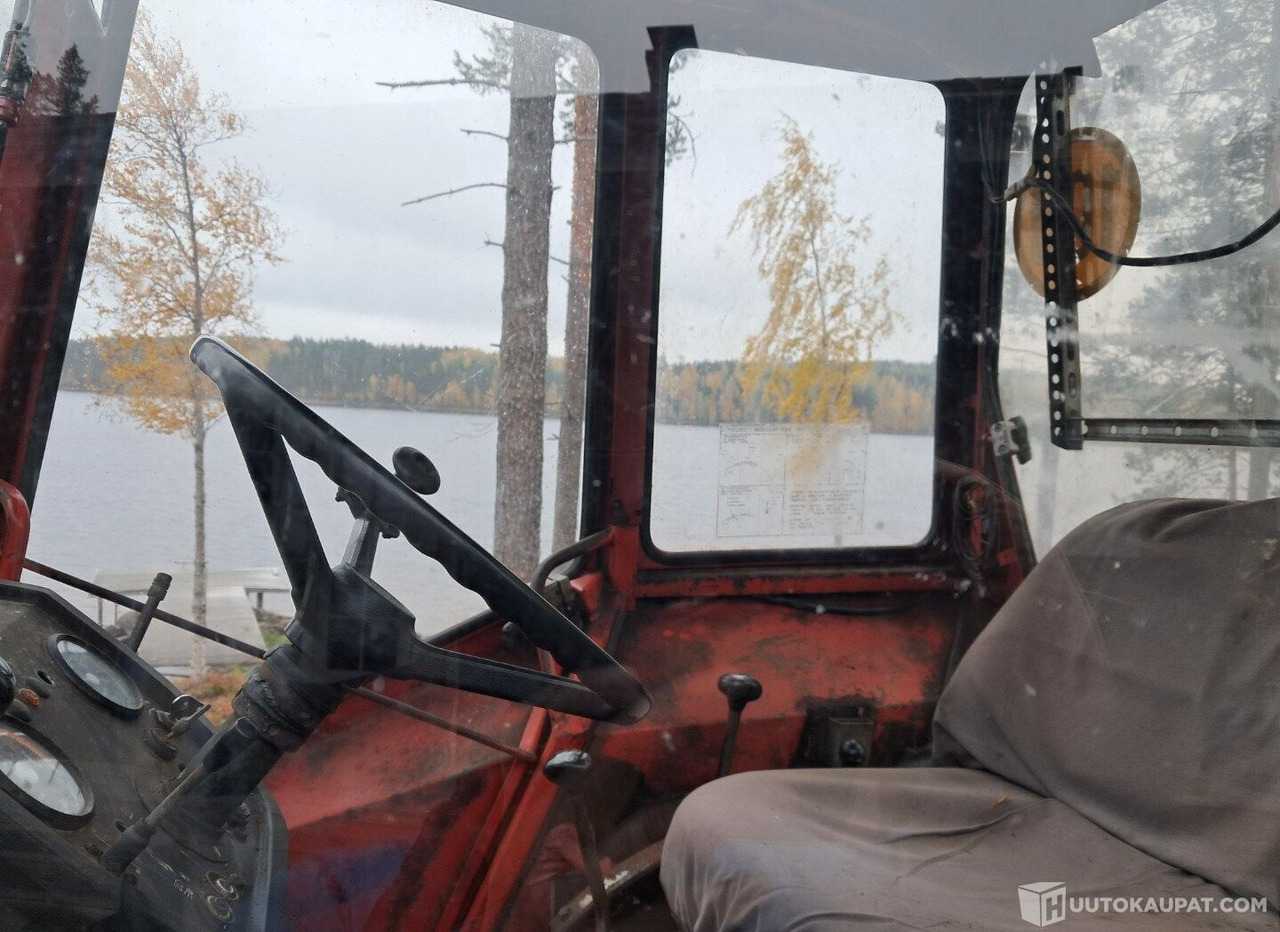 장궤형 트랙터 Valmet 604, 1982, Diesel, 1 927 h, Juuka : 사진 9 장궤형 트랙터 Valmet 604, 1982, Diesel, 1 927 h, Juuka : 사진 9