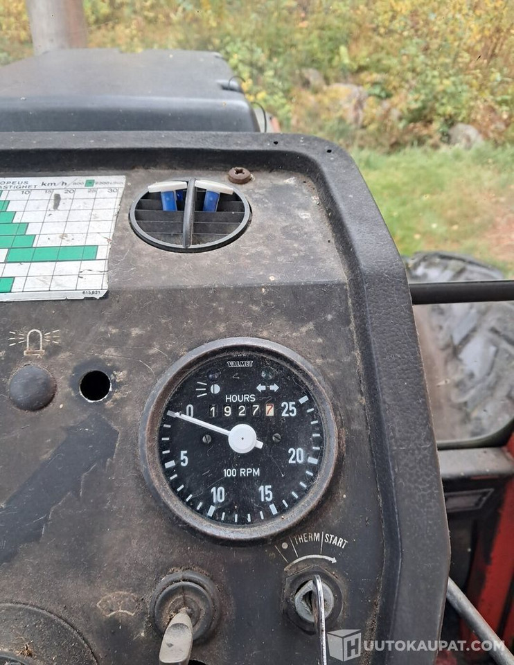 장궤형 트랙터 Valmet 604, 1982, Diesel, 1 927 h, Juuka : 사진 15 장궤형 트랙터 Valmet 604, 1982, Diesel, 1 927 h, Juuka : 사진 15